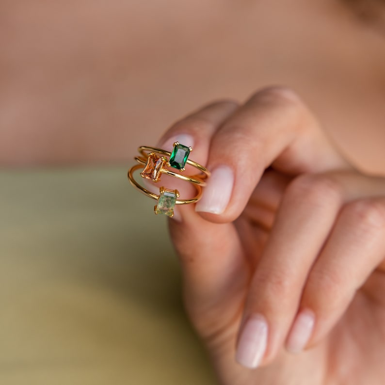 Minimalist Emerald Agate Ring – Green Crystal Birthstone • Vintage Art Deco Jewelry • Promise Ring • Holiday Gift for Her