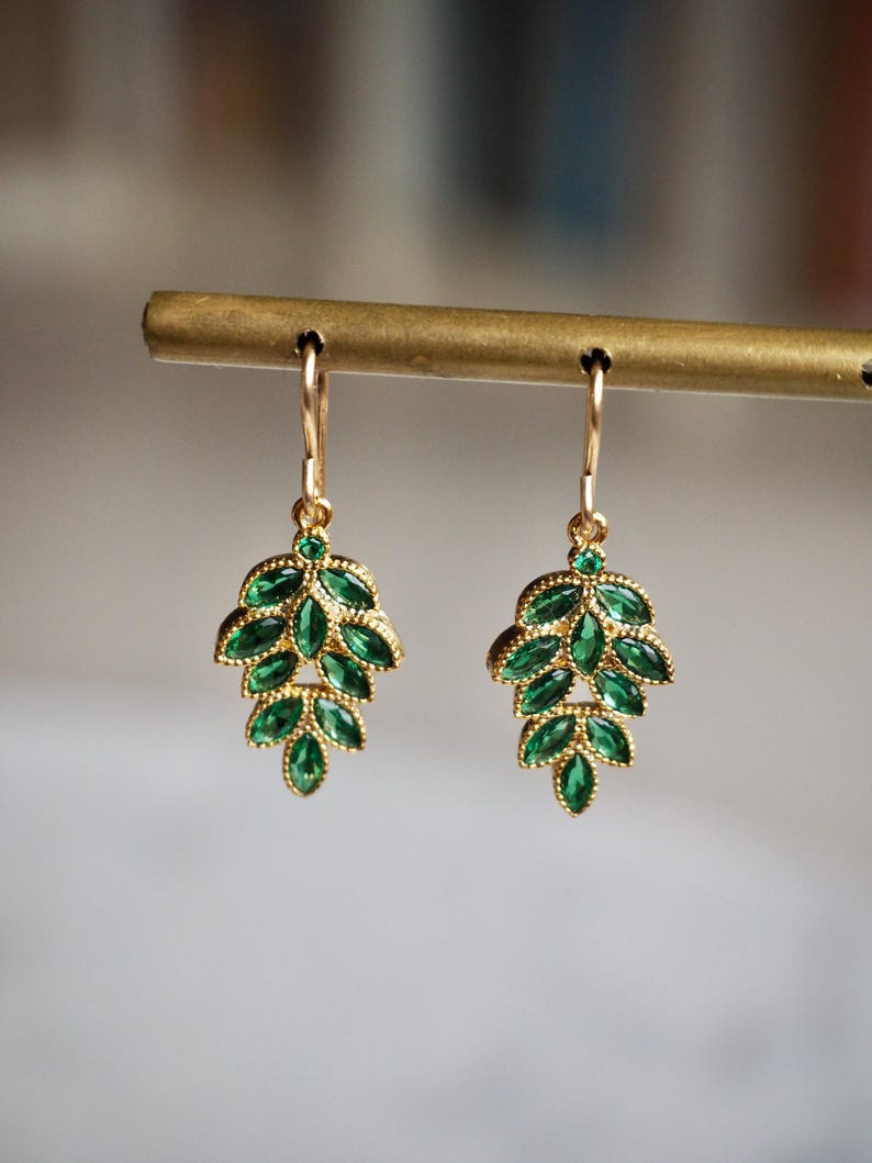 Emerald Green Zirconium Leaf Earrings with Gold Plating – Nature-Inspired Elegant Jewelry