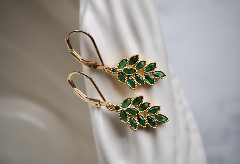 Emerald Green Zirconium Leaf Earrings with Gold Plating – Nature-Inspired Elegant Jewelry